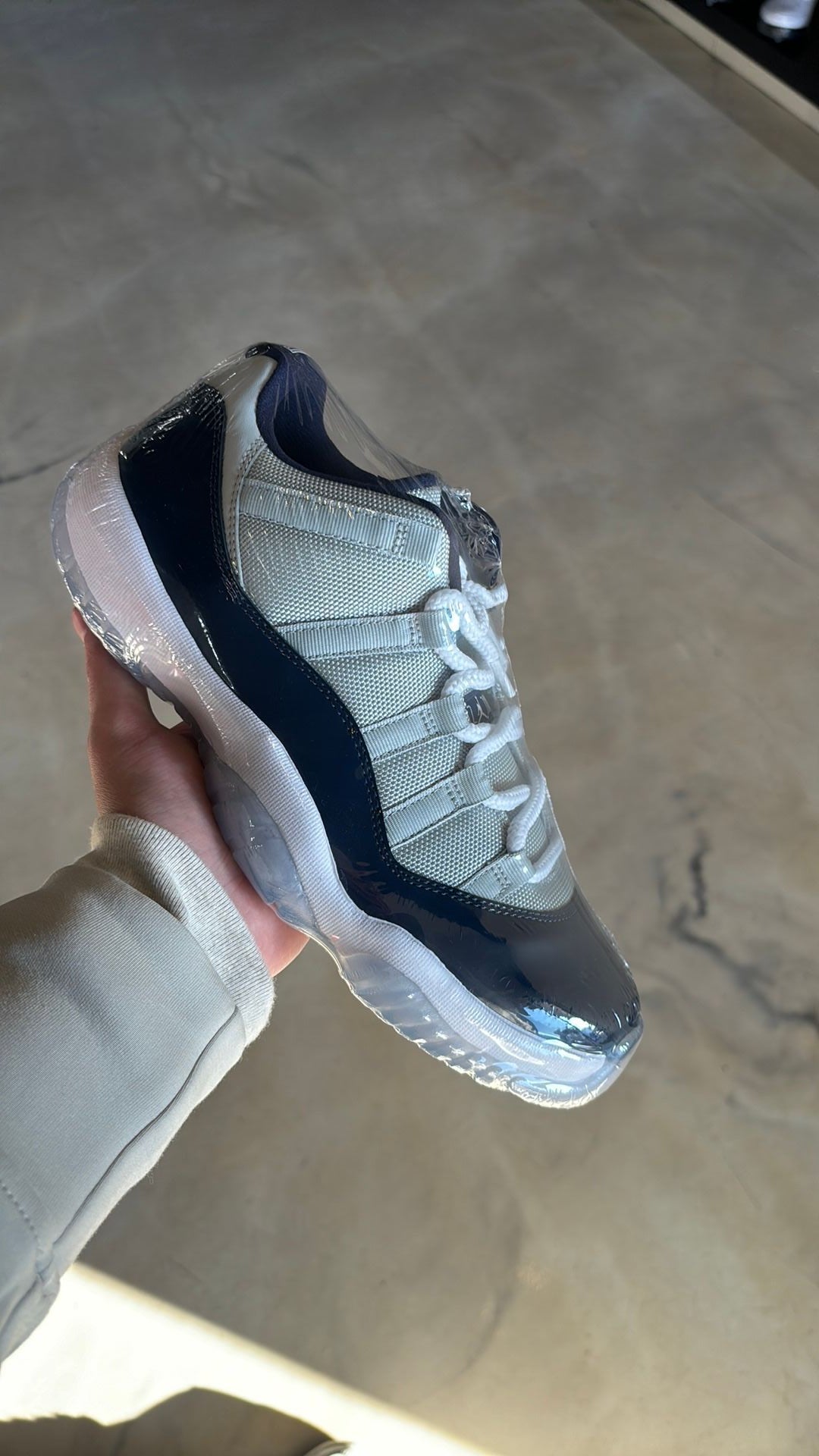 Jordan 11 low georgetown