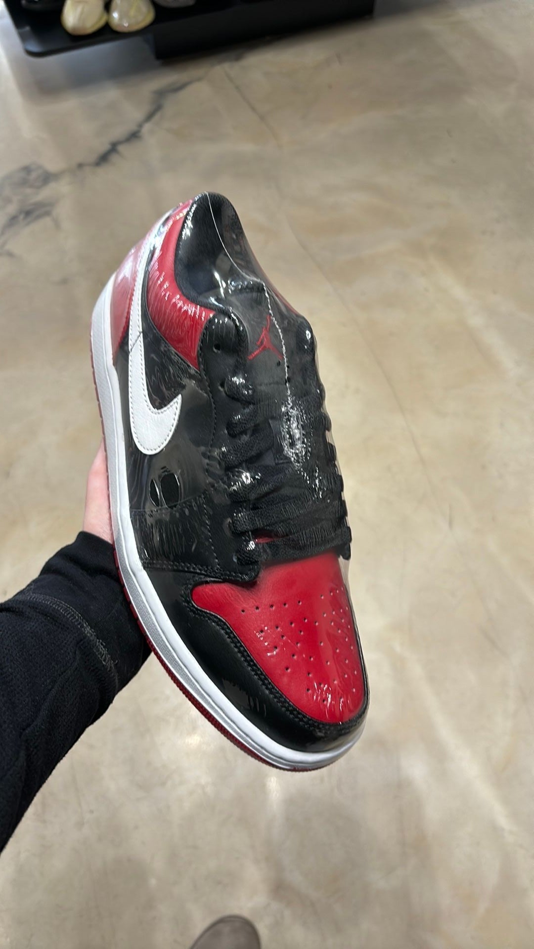 Jordan 1 low alternate bred toe