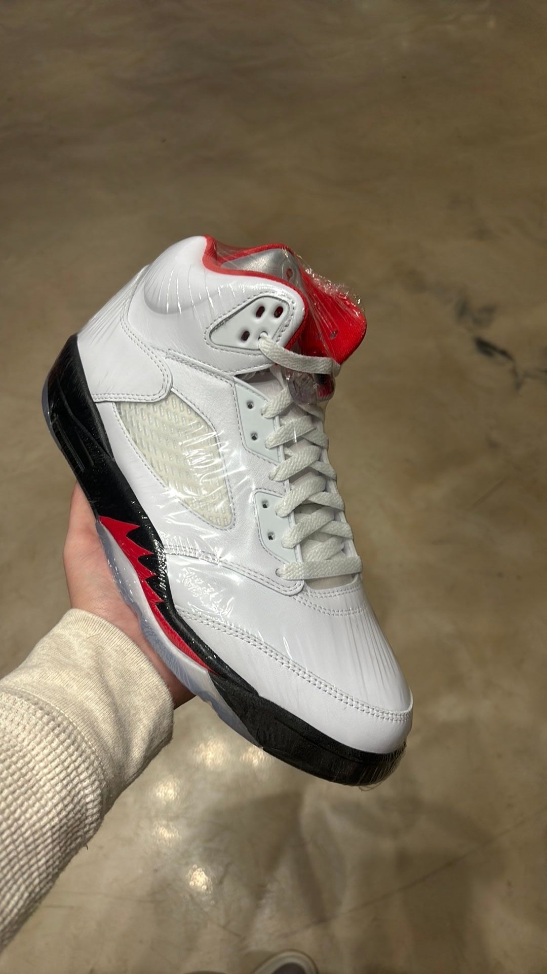 Jordan 5 fire red