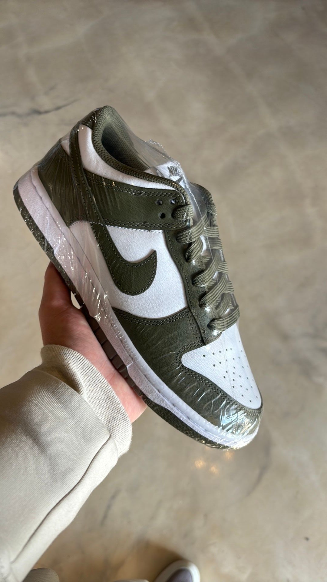 Nike dunk low olive