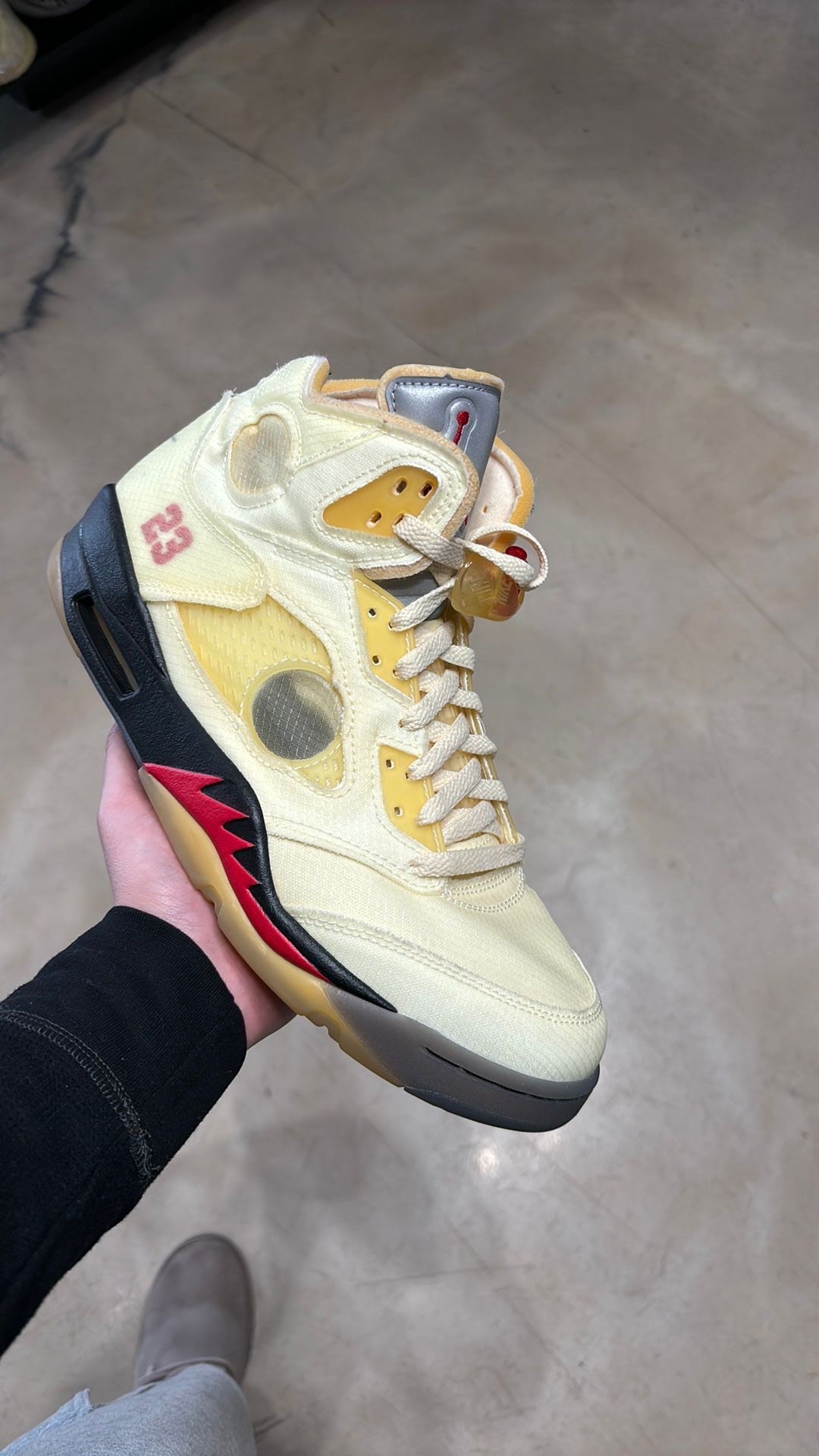 Off white 5 sail