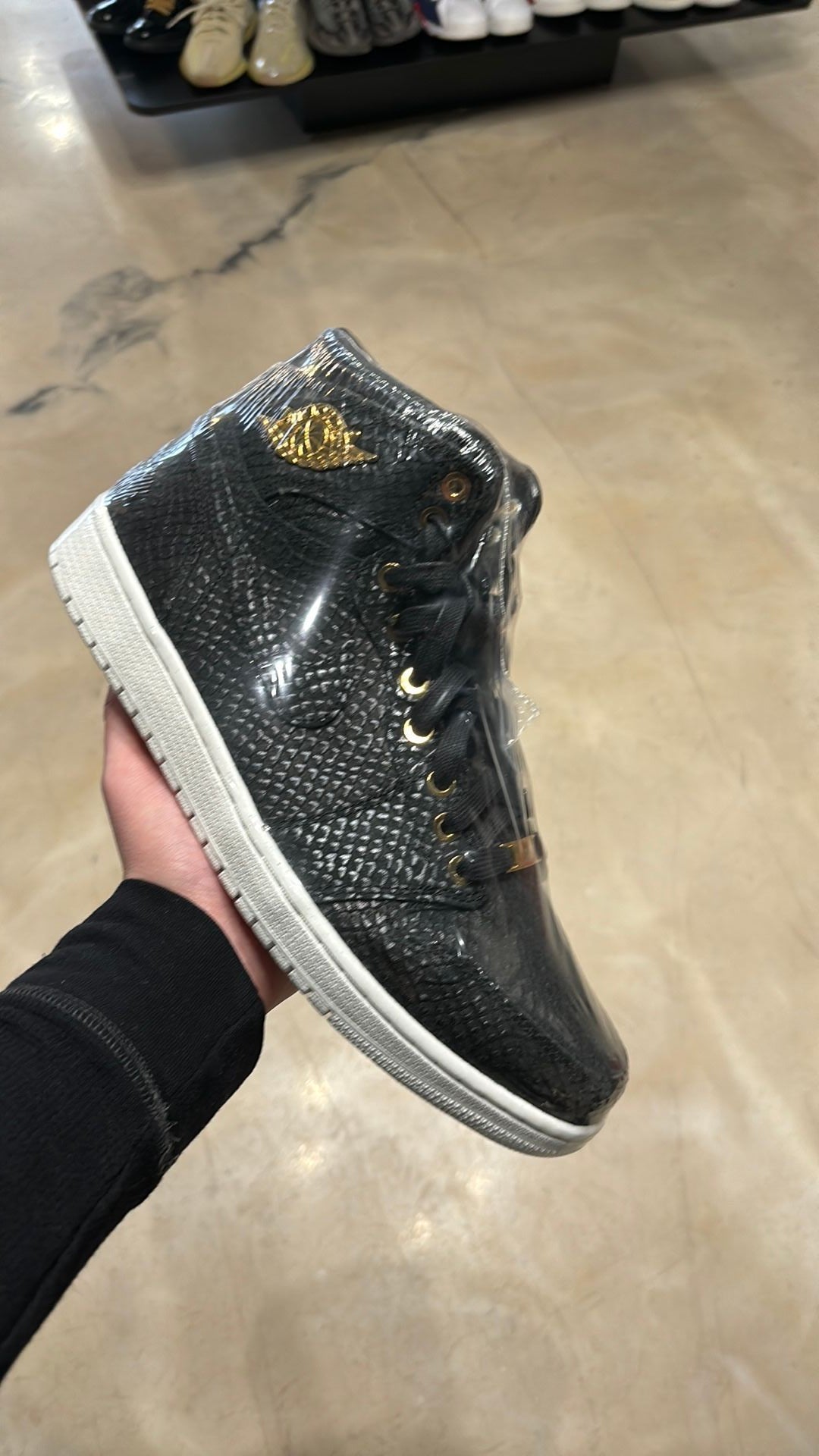 Jordan 1 pinnacles black