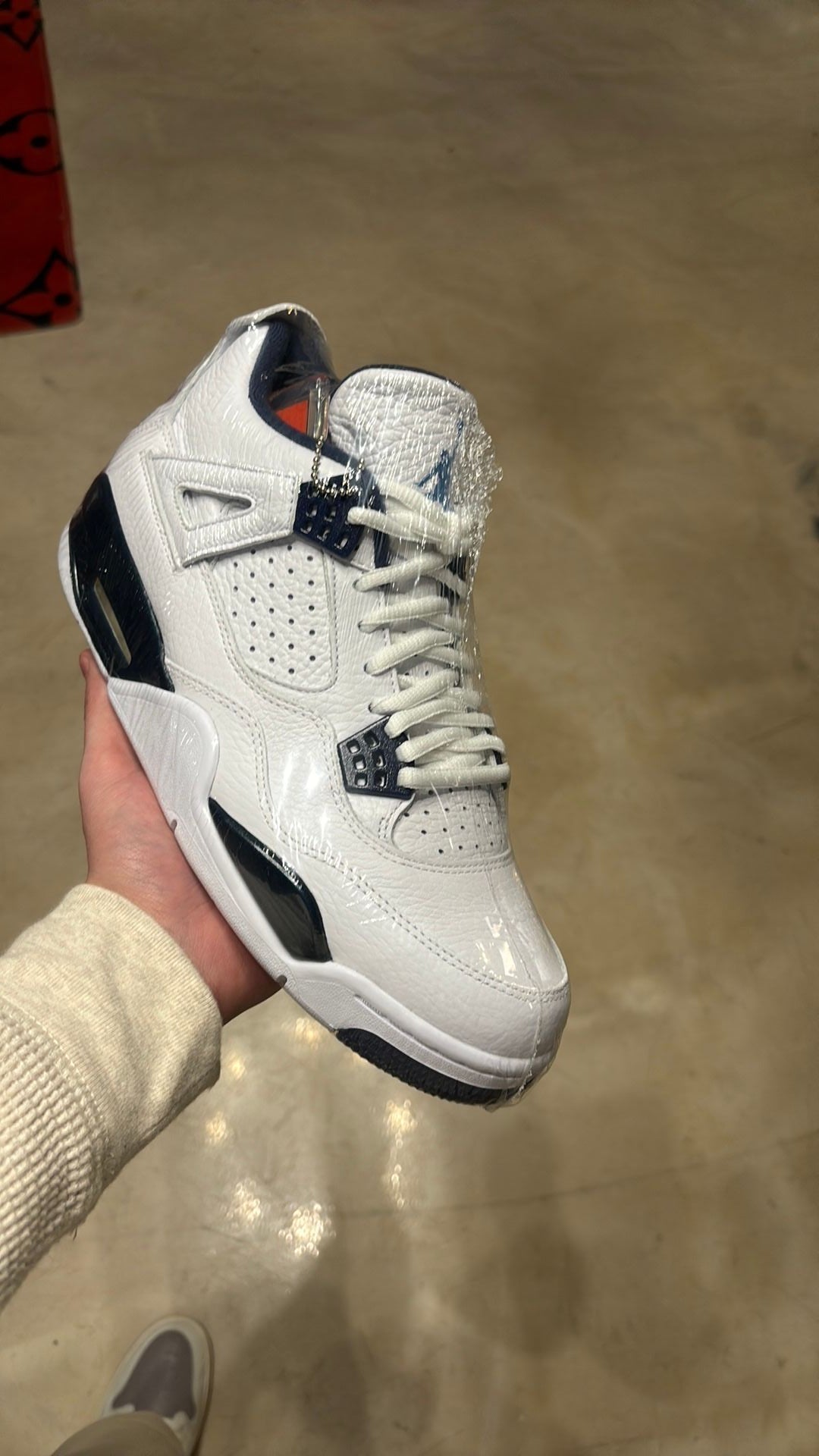 Jordan 4 Columbia