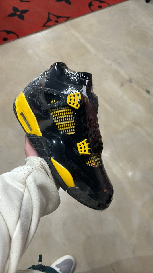 Jordan 4 thunder