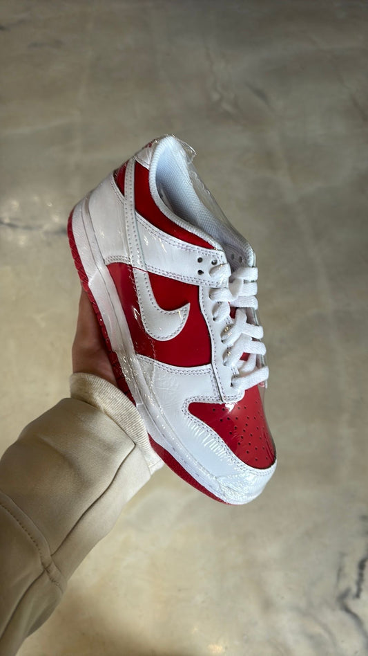 Nike dunk low champion red