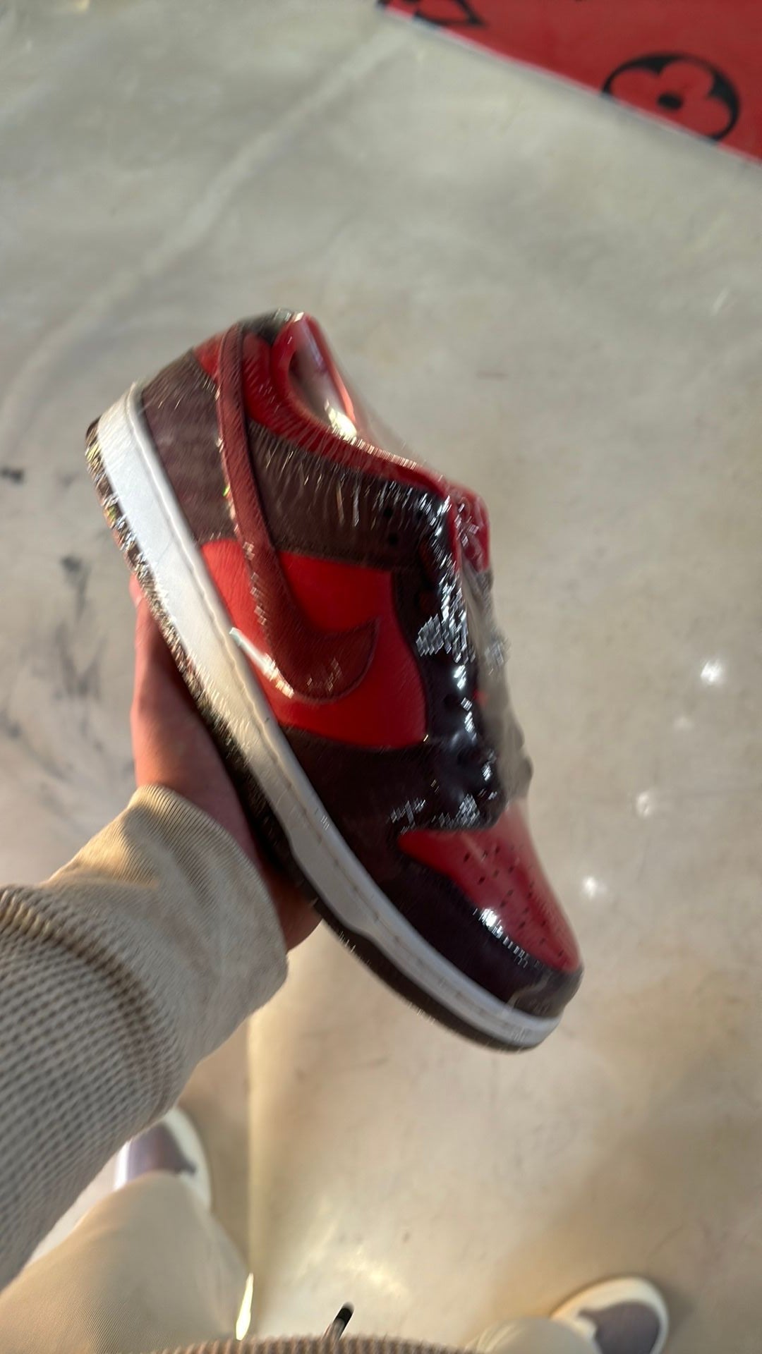 Nike sb low cherry